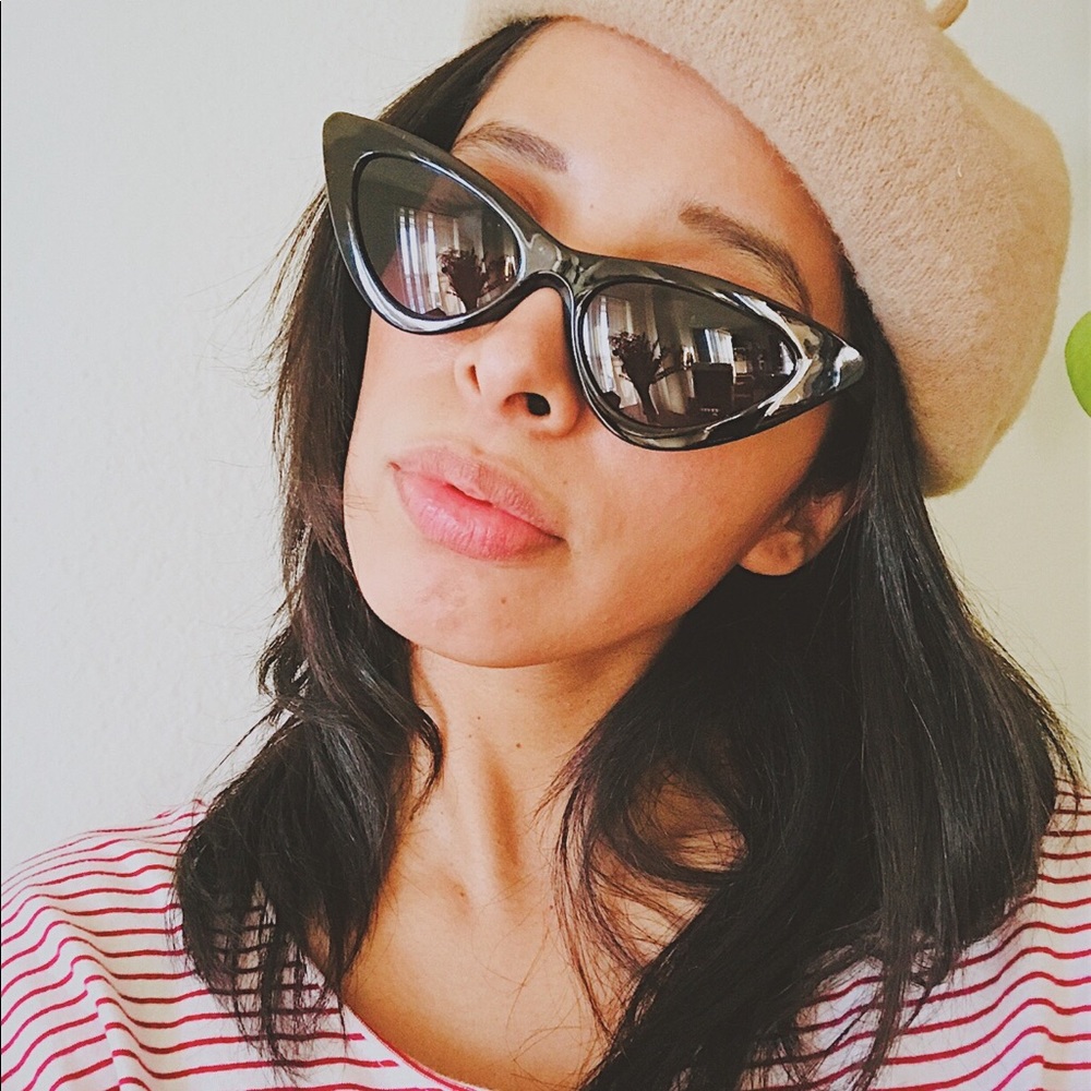 Retro Black Cat Eye Black Frame Sunglasses